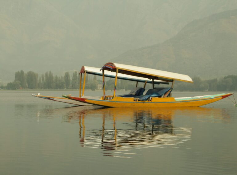 Shikara ride rates in Dal lake