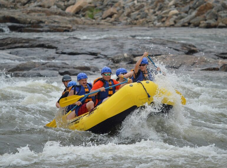 river rafting in kashmir