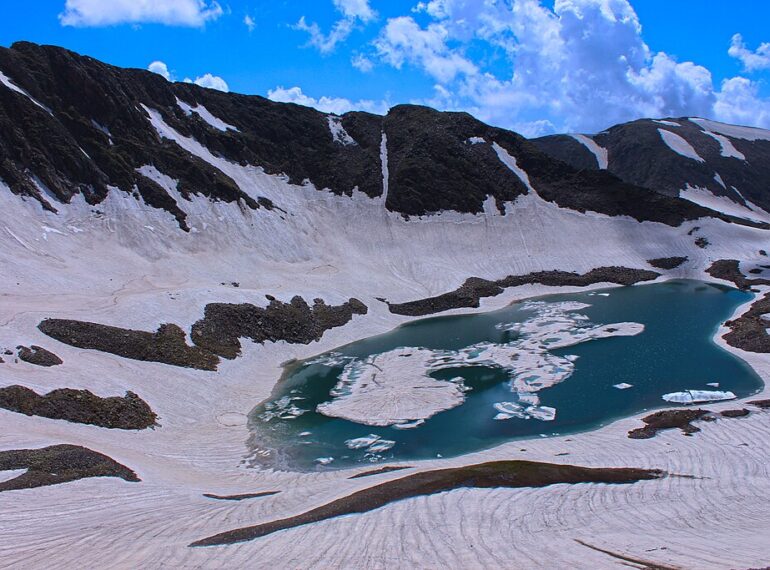 Alpather lake, Gulmarg